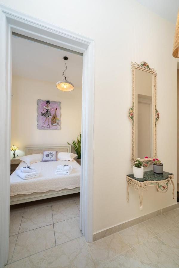 Flowers In The City - Elegant Home In Argostoli 外观 照片
